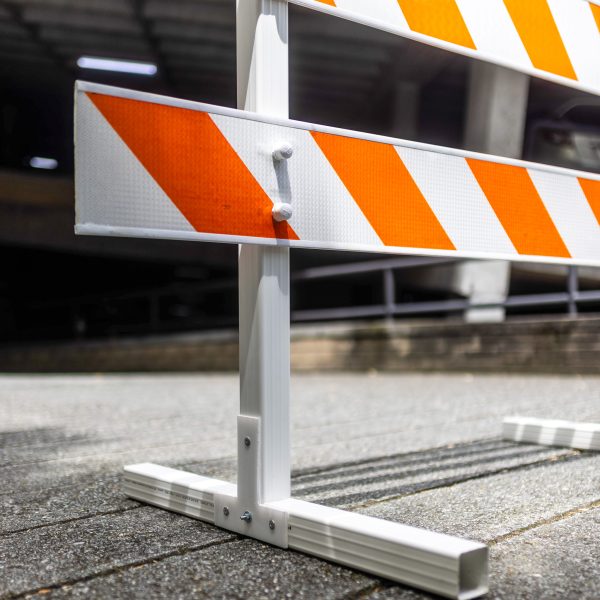 BARRICADA PLÁSTICA DESARMABLE TEMPORAL DE OBRA.