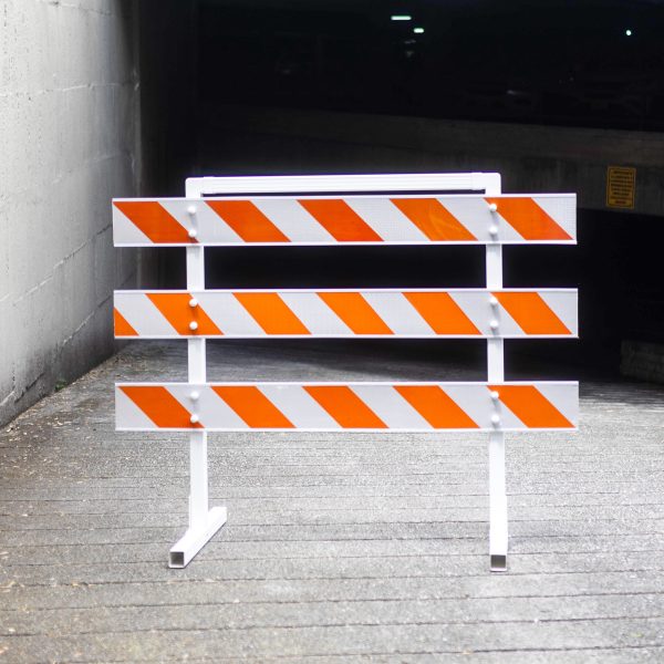 BARRICADA PLÁSTICA DESARMABLE TEMPORAL DE OBRA.